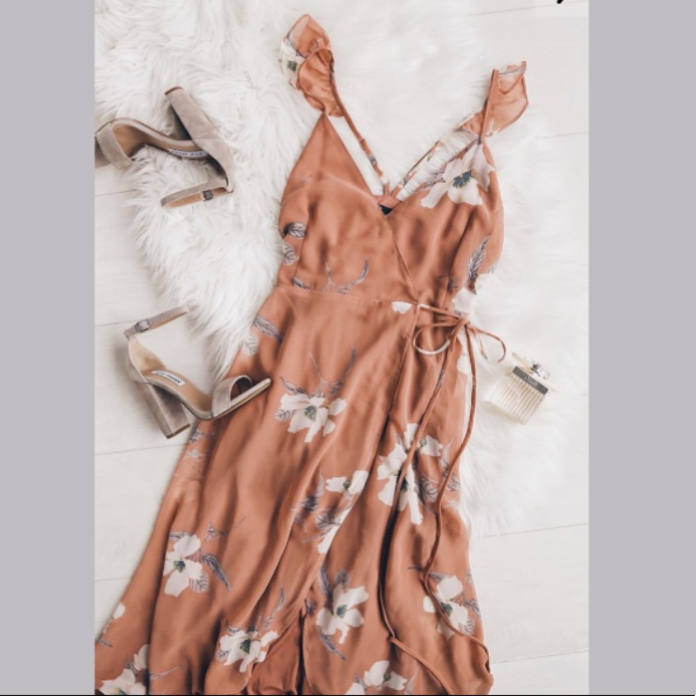 NWOT Lulu’s ‘All Mine’ Floral Print Wrap Dress - Picture 2 of 7
